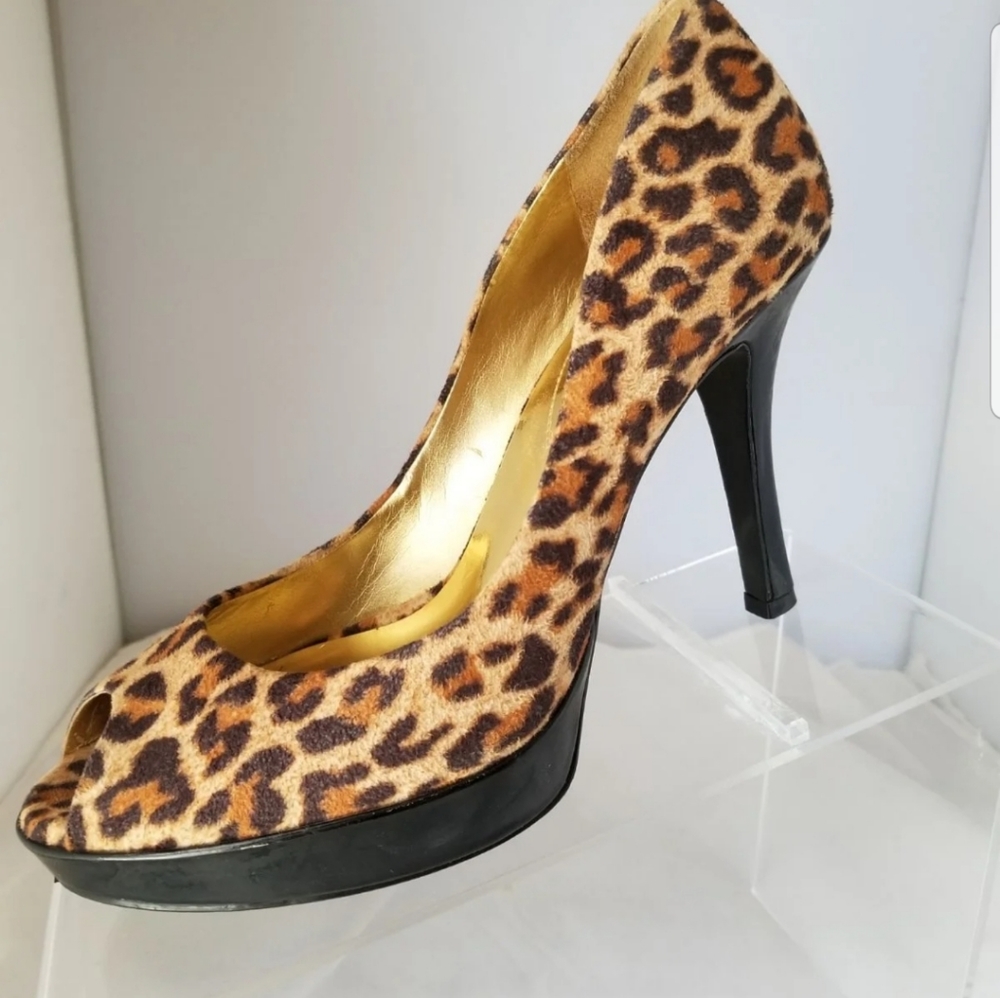 Guess Cheetah Stiletto Platform Heels Sz 7M